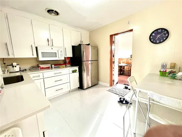 $2,500 | 5009 Deauville Drive, Orlando, FL 32808