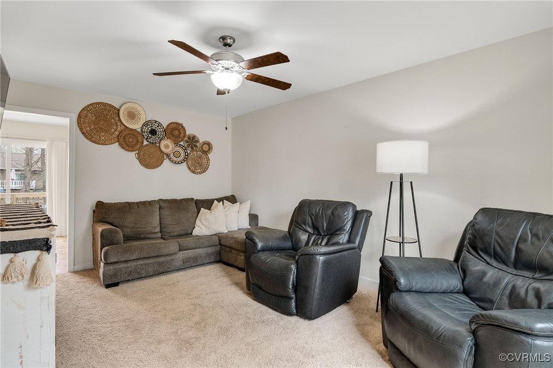 11 Haversack Road Palmyra, VA 22963 - Photo 6 of 32 a living room with furniture