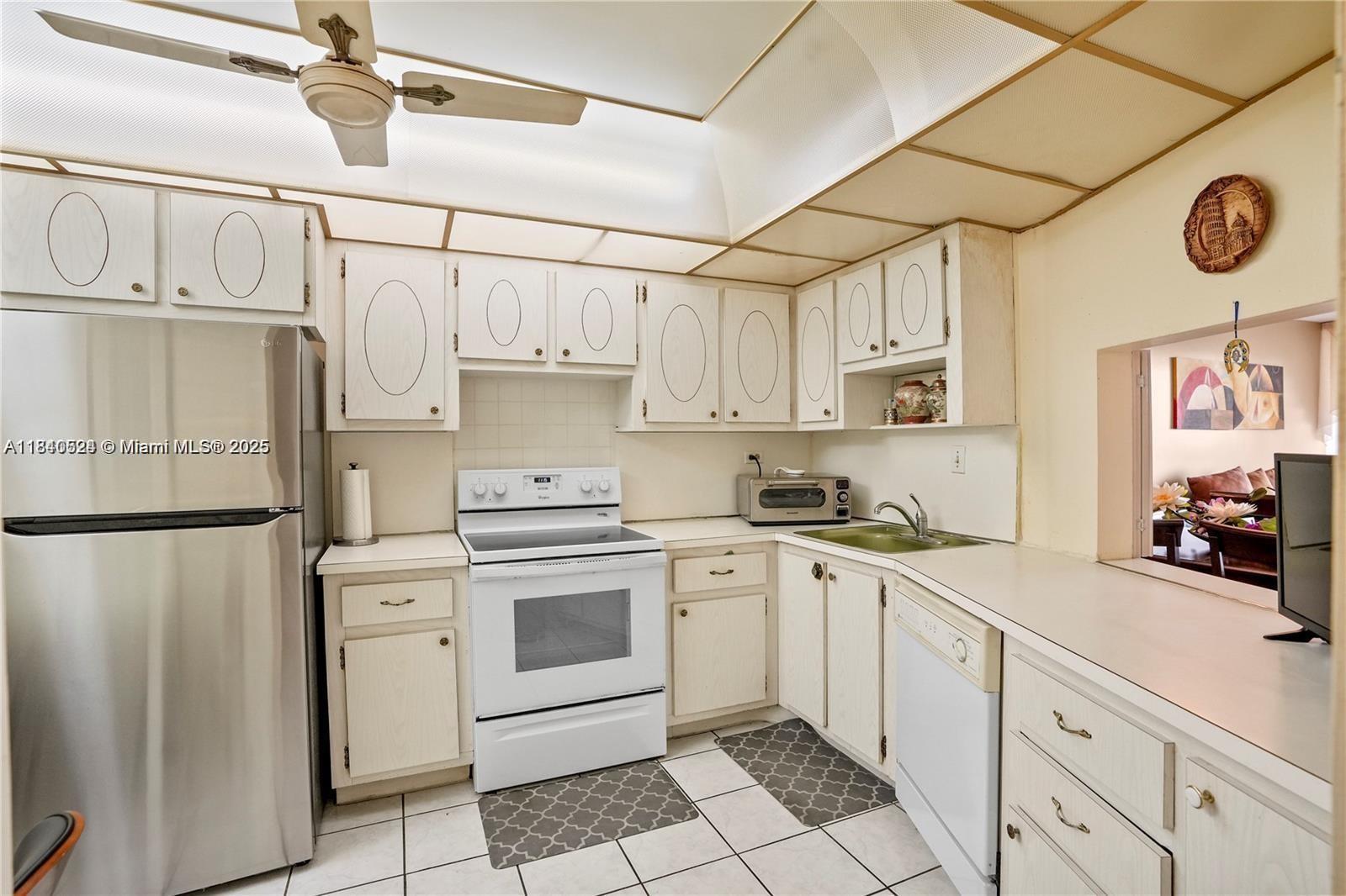 Ojus Miami, FL 33179 - Photo 5 of 20