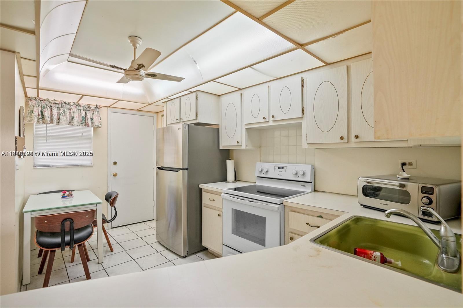 Ojus Miami, FL 33179 - Photo 7 of 20