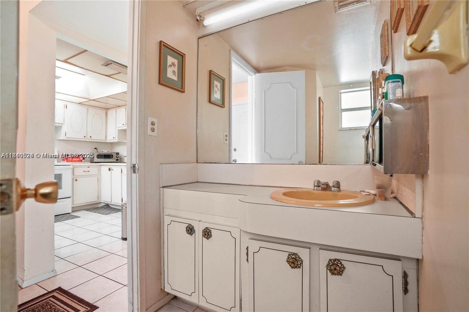 Ojus Miami, FL 33179 - Photo 8 of 20