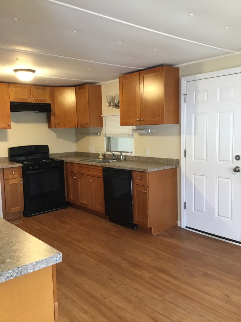 1203 Lakewood Road Elgin, IL 60123 - Photo 2 of 17