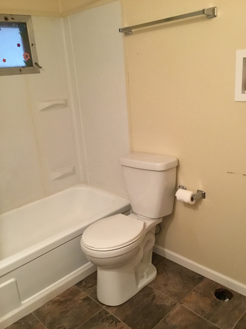 1203 Lakewood Road Elgin, IL 60123 - Photo 11 of 17