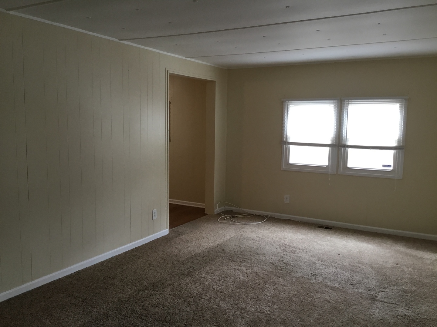 1203 Lakewood Road Elgin, IL 60123 - Photo 5 of 17
