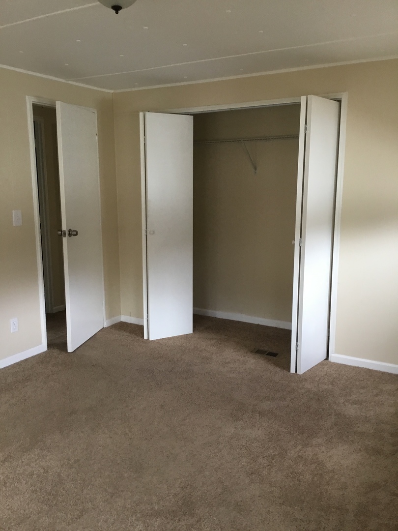 1203 Lakewood Road Elgin, IL 60123 - Photo 8 of 17