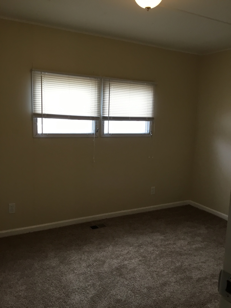 1203 Lakewood Road Elgin, IL 60123 - Photo 9 of 17