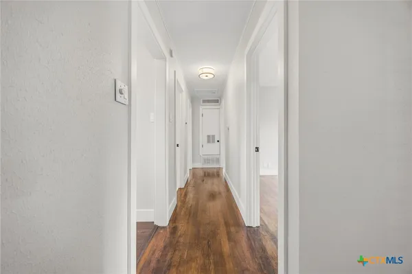 $235,000 | 1402 Kent Street, Taylor, TX 76574