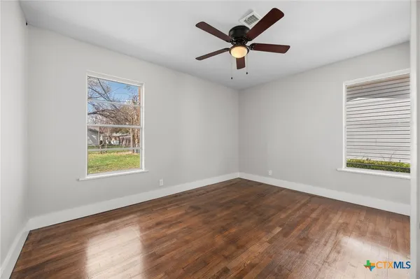 $235,000 | 1402 Kent Street, Taylor, TX 76574