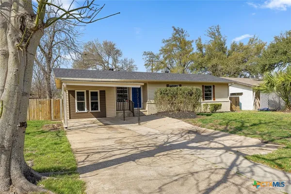 $235,000 | 1402 Kent Street, Taylor, TX 76574