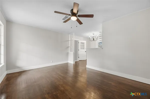 $235,000 | 1402 Kent Street, Taylor, TX 76574