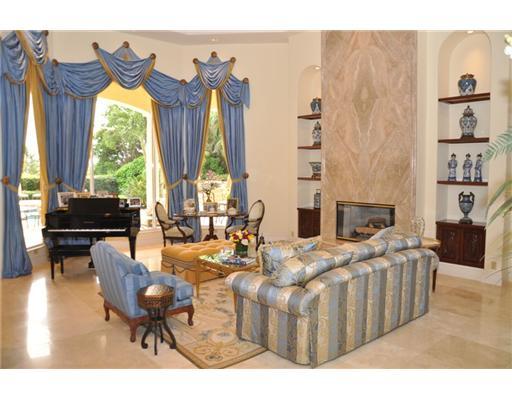 3672 Carlton Place Boca Raton, FL 33496 - Photo 4 of 38 Living Room