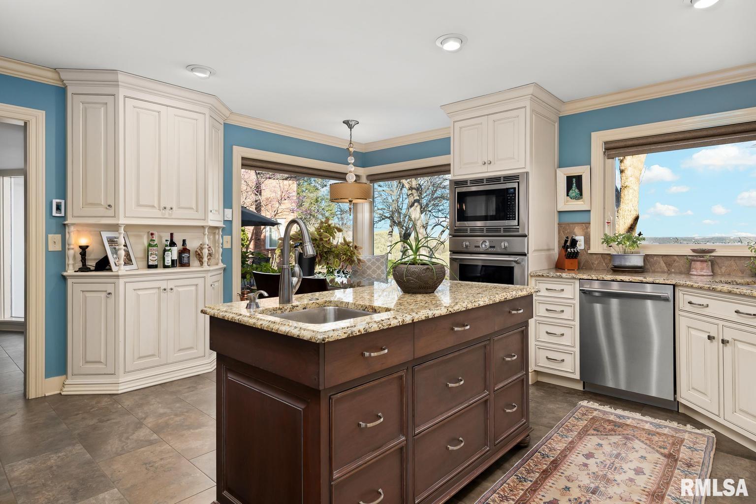 368 East High Point Road Peoria, IL 61614 - Photo 10 of 33 Gallery Image 10