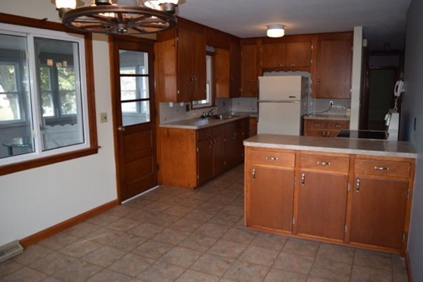 80 Hunter Road Ludlow, MA 01056 - Photo 5 of 17 Gallery Image 5
