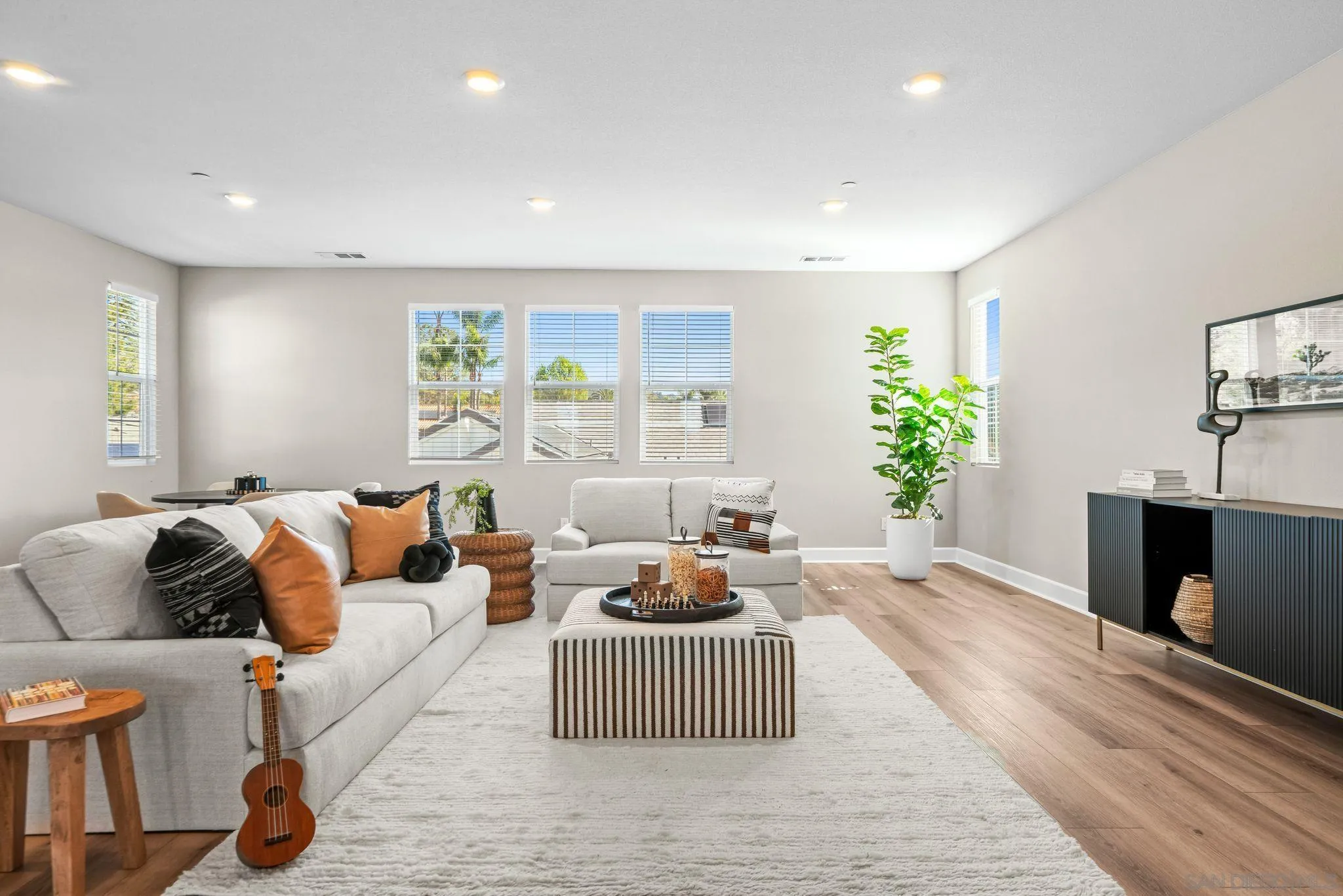 16931 Dorlyn Way Poway, CA 92064 - Photo 18 of 48