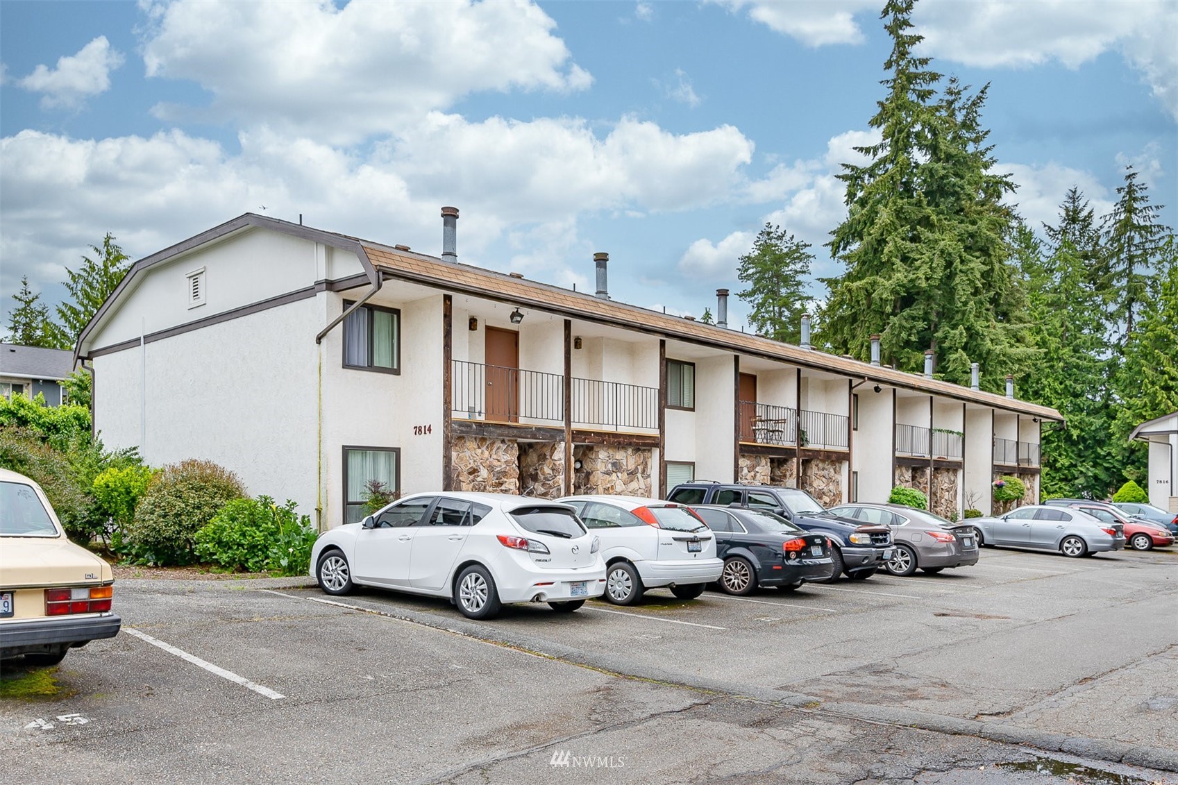 7814 196th Street Southwest, Unit C4 Edmonds, WA 98026 - Photo 2 of 21 Gallery Image 2