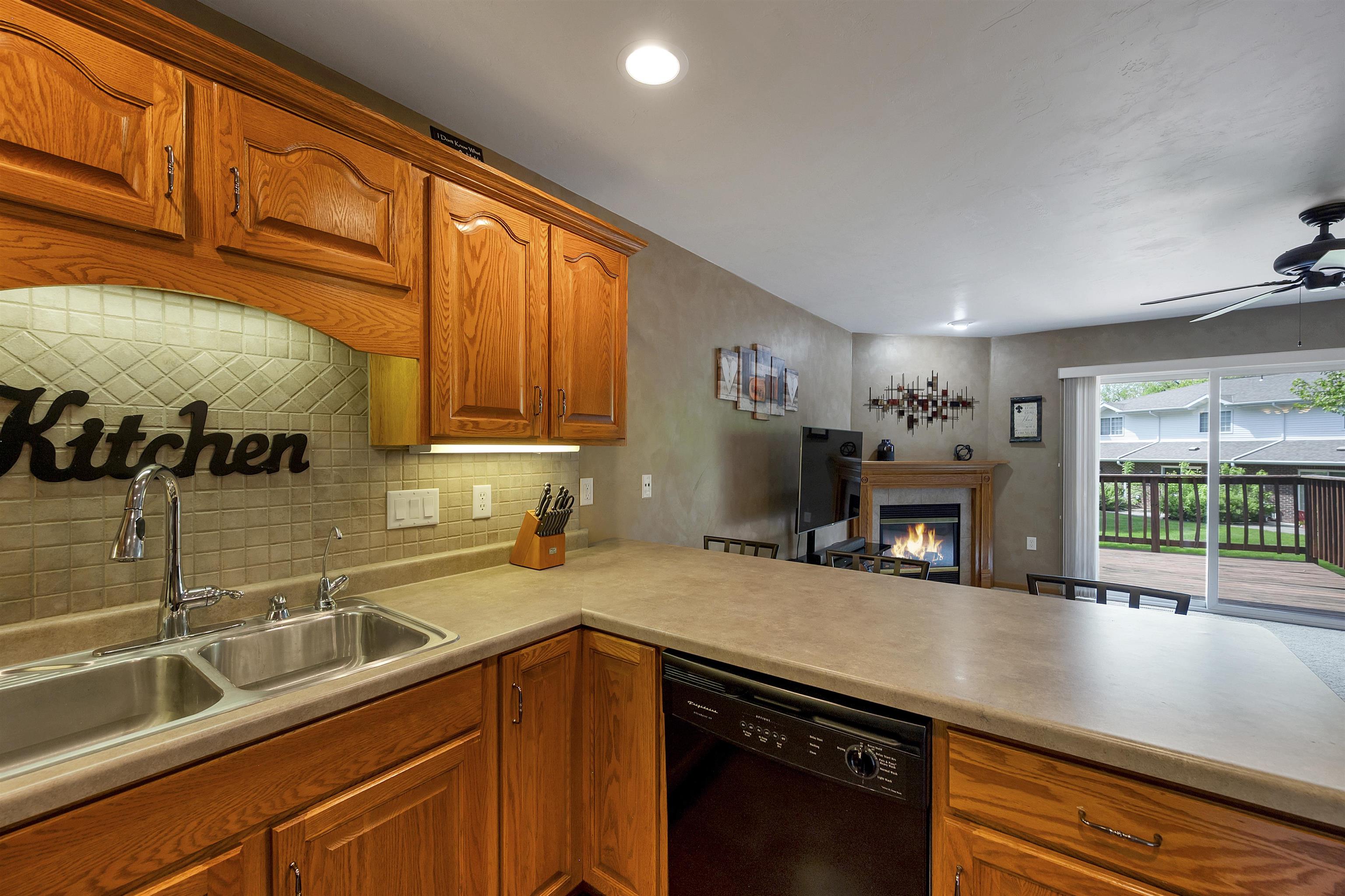 1909 Riverside Drive, Unit H Green Bay, WI 54313 - Photo 10 of 51