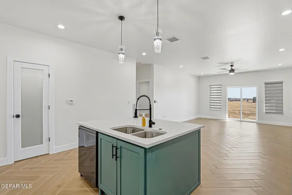 a view of entryway with sign