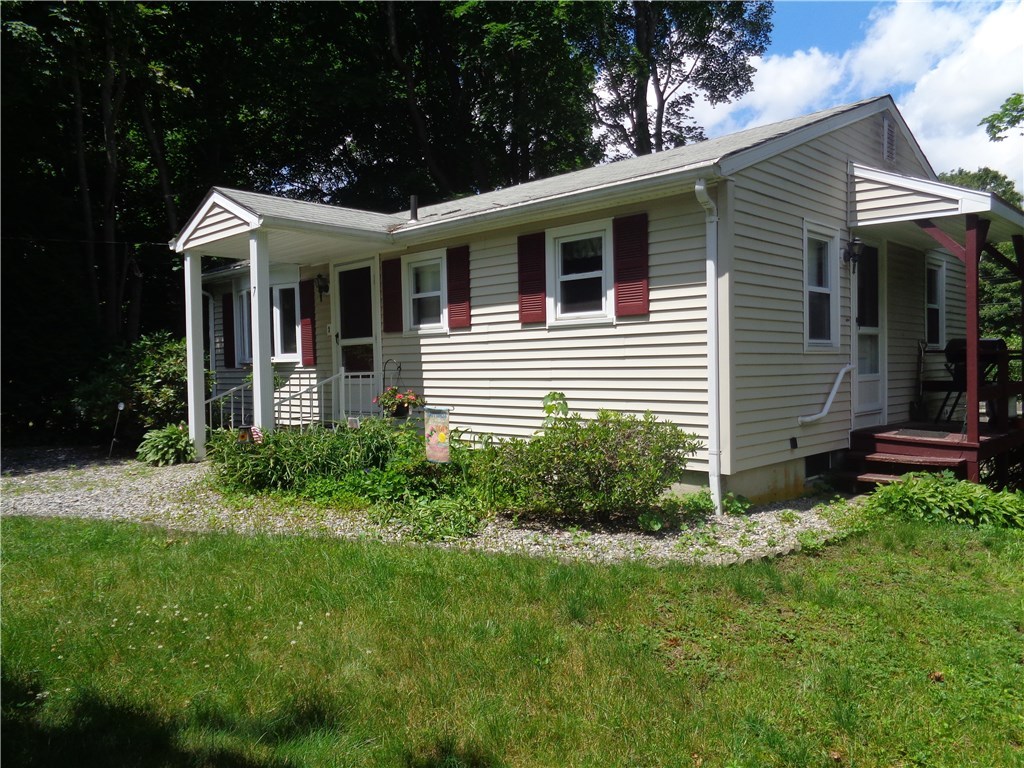 7 Martin Street Coventry, RI 02816 - Photo 3 of 5