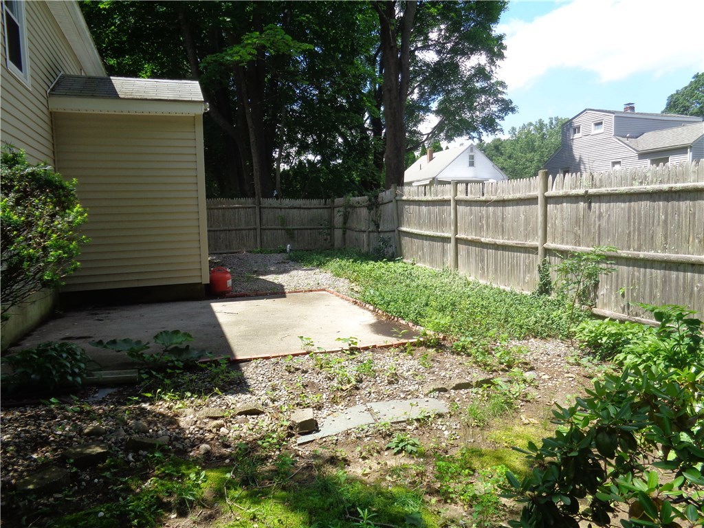 7 Martin Street Coventry, RI 02816 - Photo 5 of 5