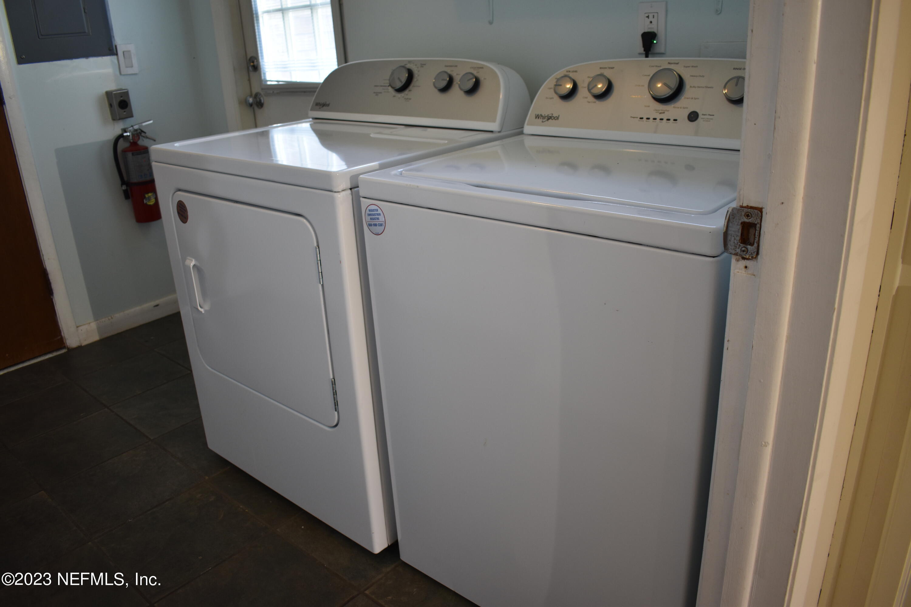 10377 Autumn Valley Road Jacksonville, FL 32257 - Photo 16 of 41 New Laundry Equipment