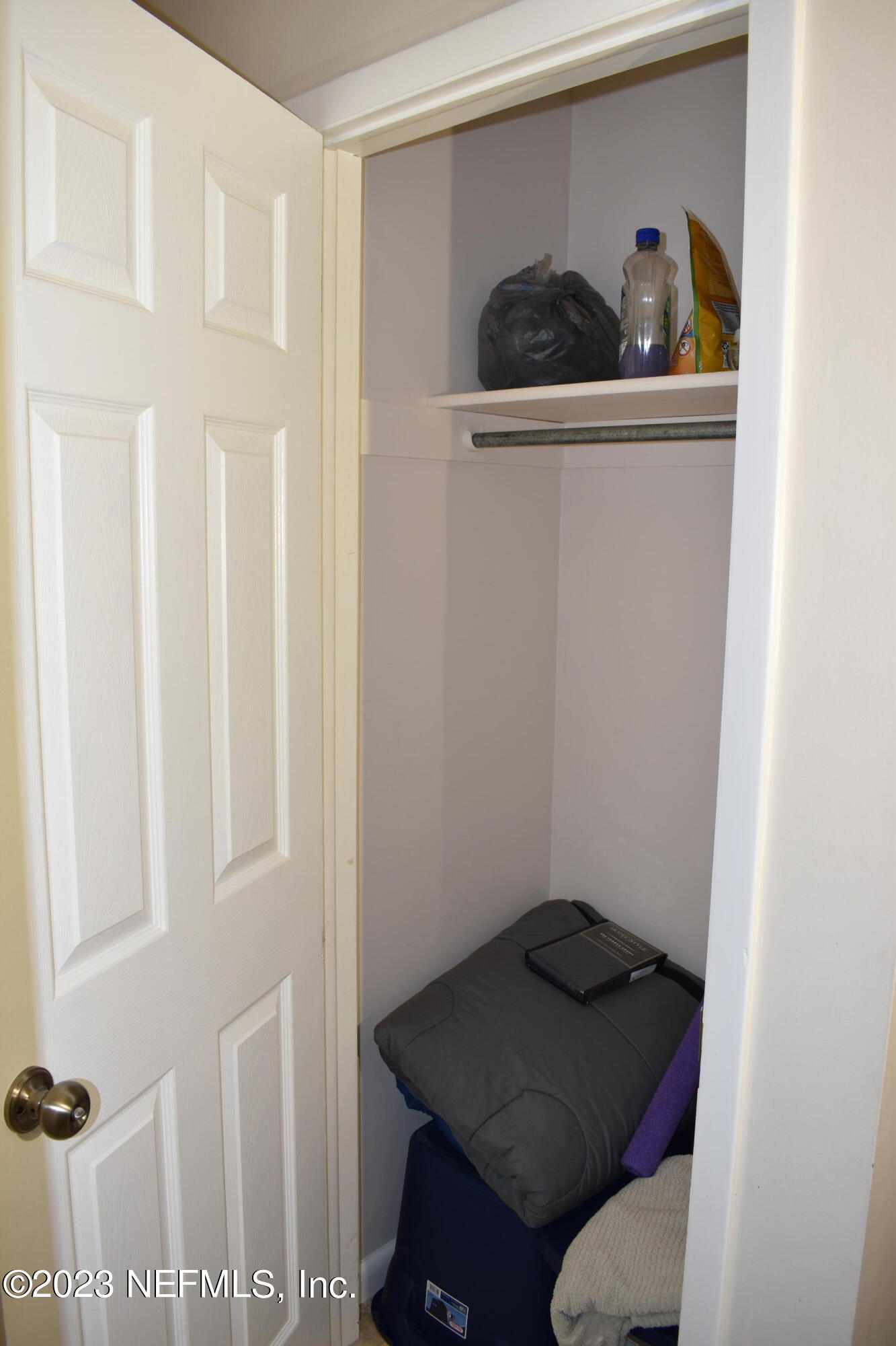 10377 Autumn Valley Road Jacksonville, FL 32257 - Photo 26 of 41 Hallway Closet