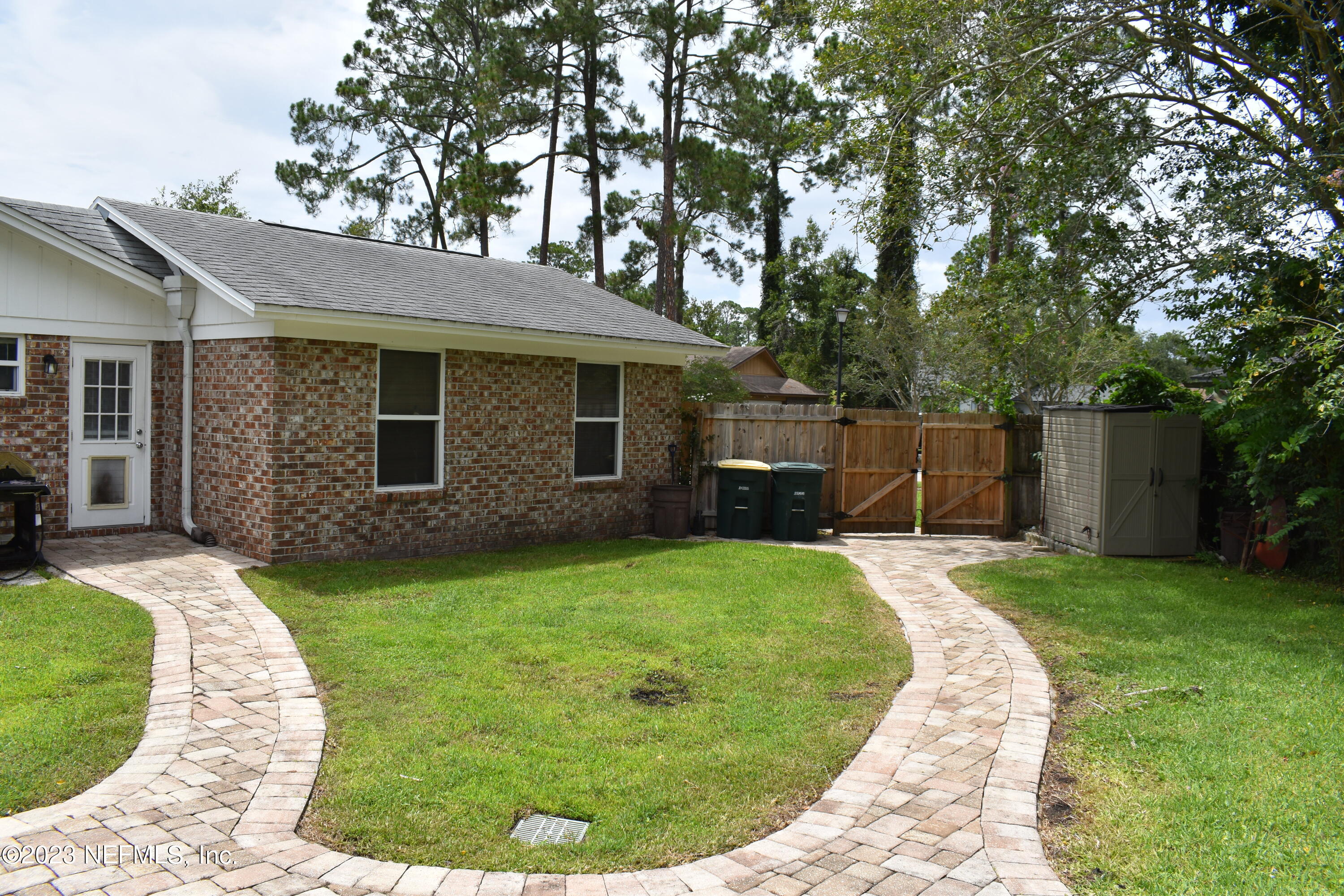 10377 Autumn Valley Road Jacksonville, FL 32257 - Photo 6 of 41 Laundry Room Entrance