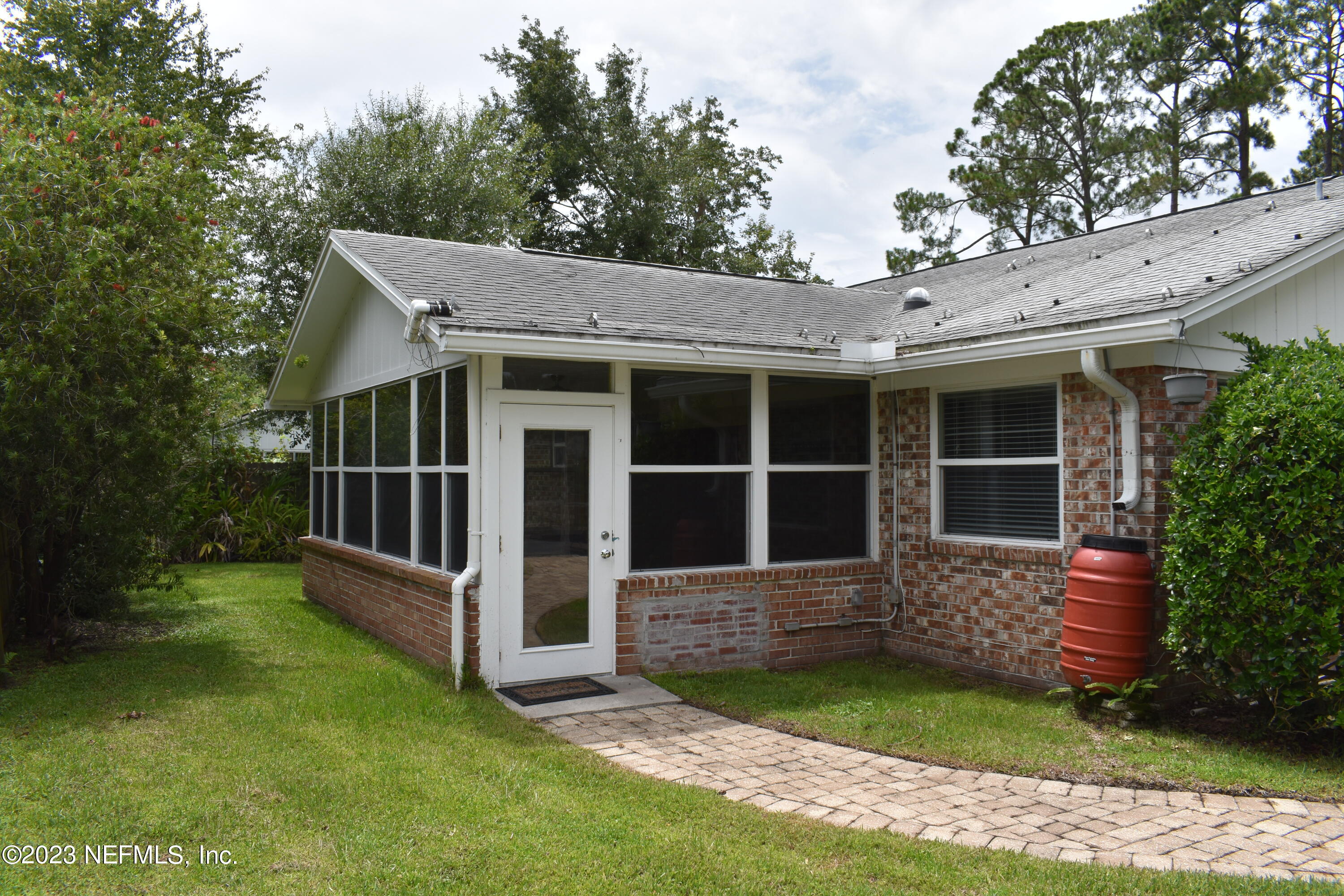 10377 Autumn Valley Road Jacksonville, FL 32257 - Photo 7 of 41 Florida Room Entrance