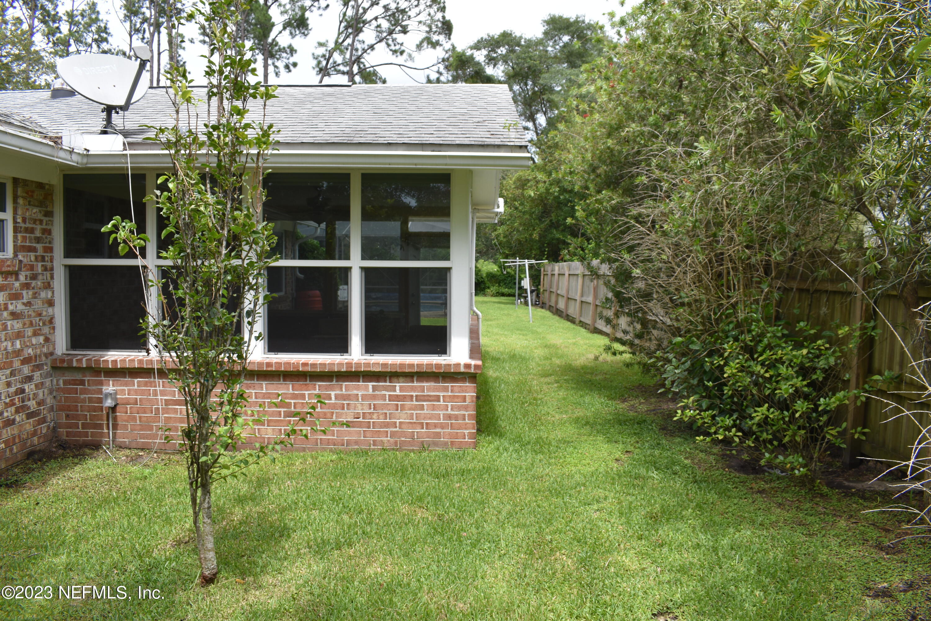 10377 Autumn Valley Road Jacksonville, FL 32257 - Photo 8 of 41 Florida Room Side