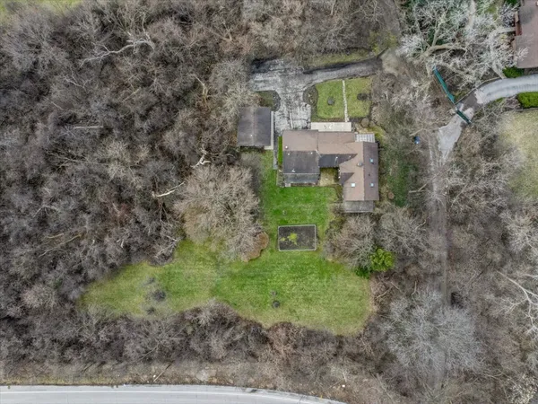 $775,000 | 609 Forest Edge Lane, Des Plaines, IL 60016