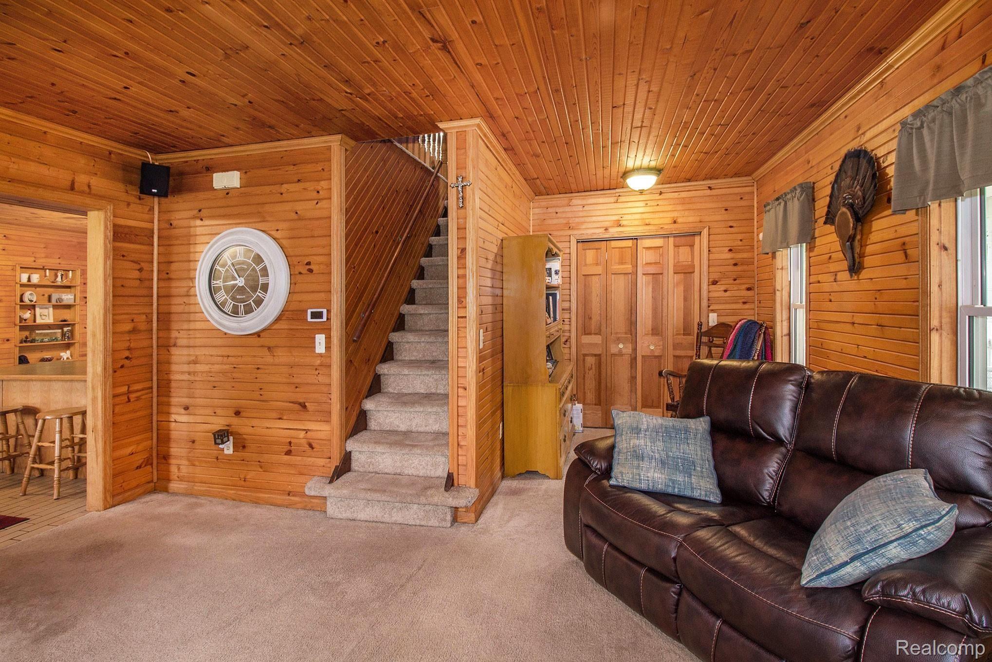 11050 Odell Road Fowlerville, MI 48836 - Photo 4 of 24 014.jpg