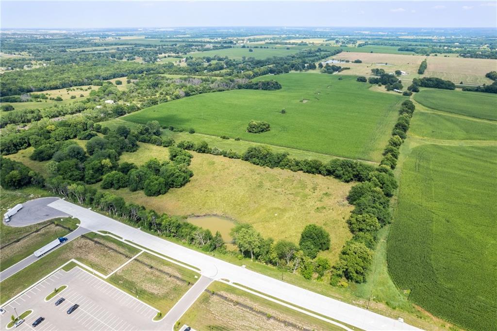 20480 South Gardner Road Gardner, KS 66030 - Photo 4 of 37