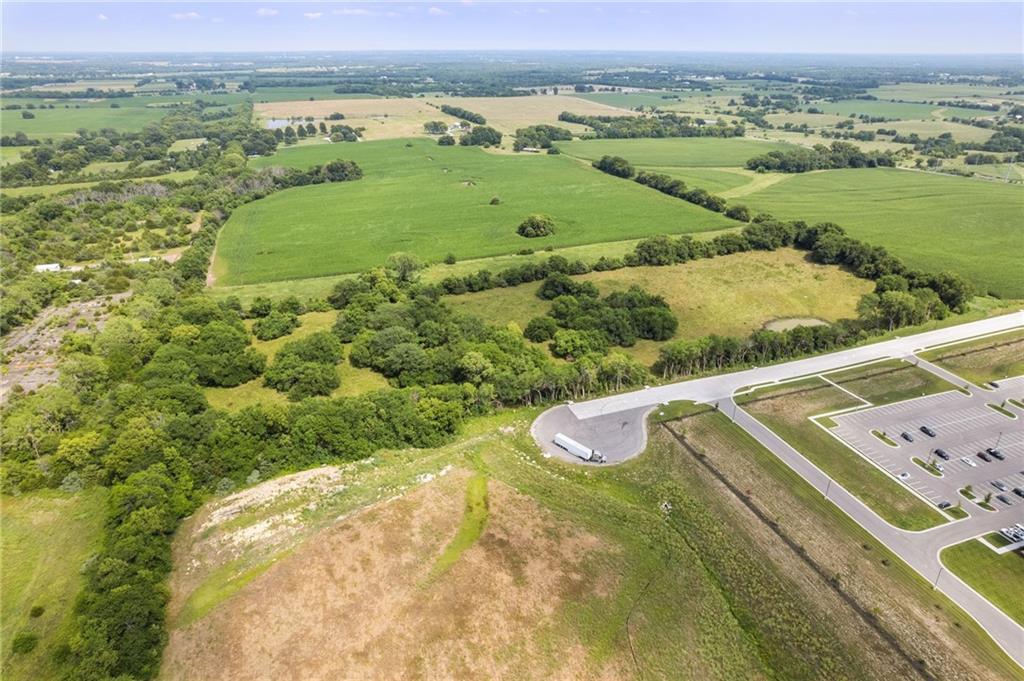 20480 South Gardner Road Gardner, KS 66030 - Photo 8 of 37
