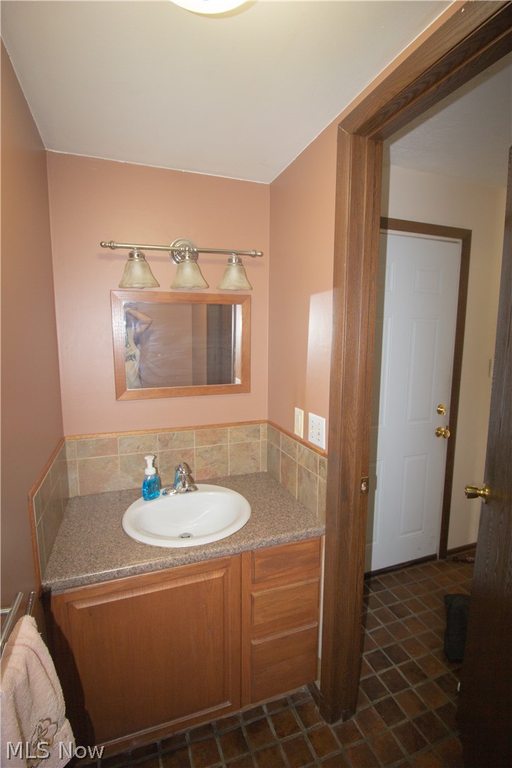 767 Bacon Road Painesville, OH 44077 - Photo 5 of 22 Half Bath