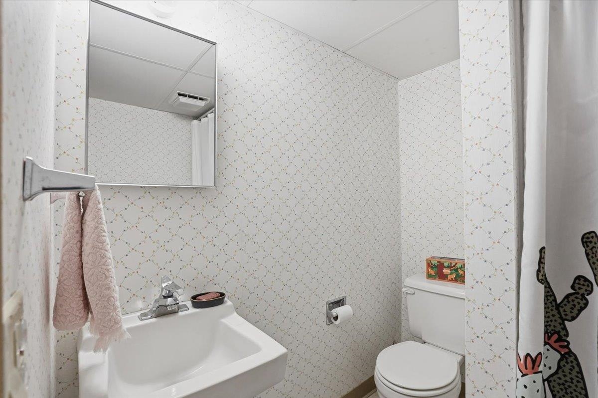 102 West Lakeview Avenue Madison, WI 53716 - Photo 37 of 60