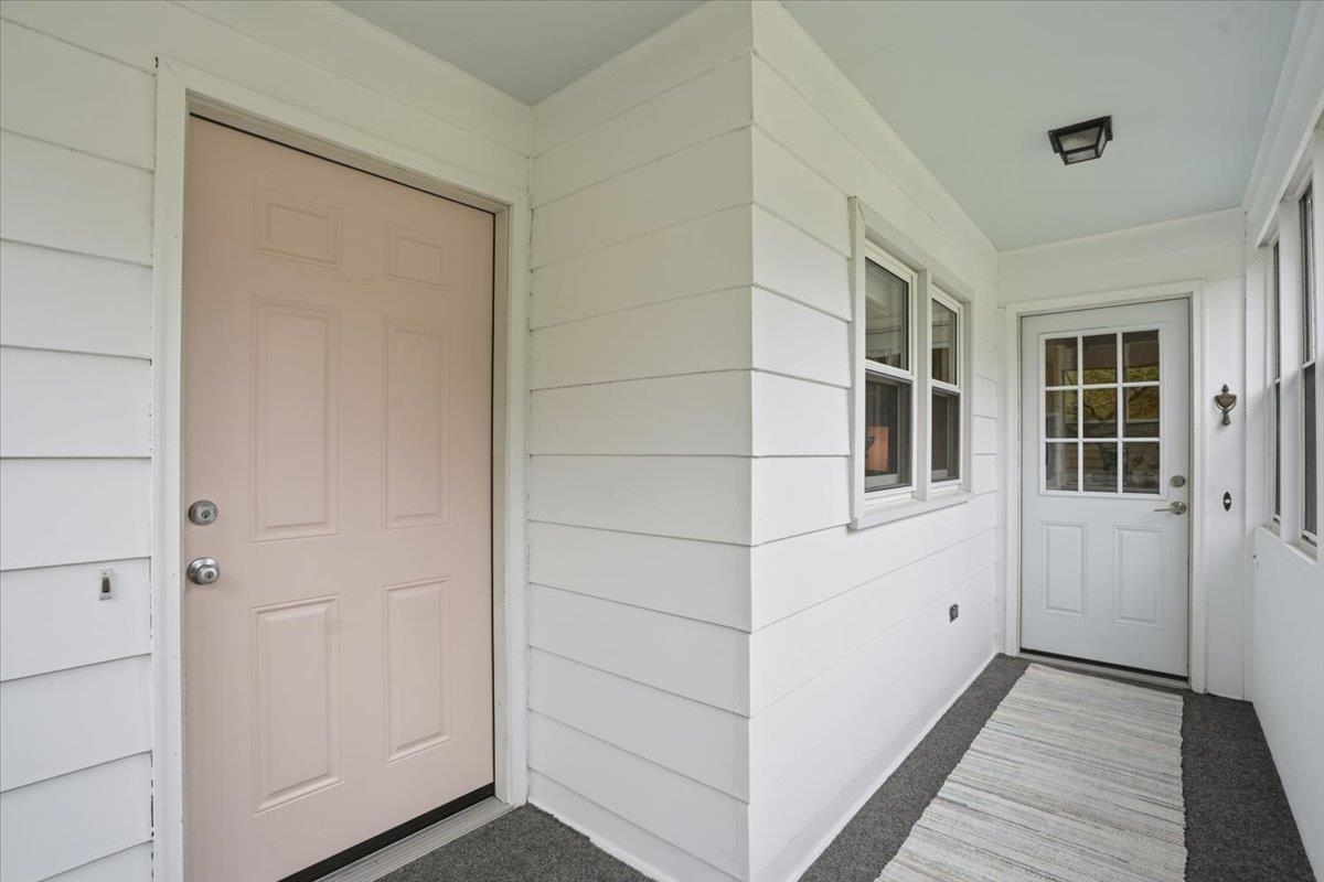 102 West Lakeview Avenue Madison, WI 53716 - Photo 5 of 60