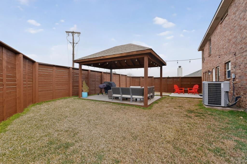 3825 Clay Mathis Road Mesquite, TX 75181 - Photo 34 of 39 Gorgeous back yard with privacy fence