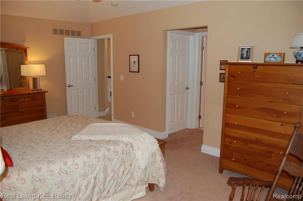 305 Taylor Avenue Rochester, MI 48307 - Photo 19 of 54