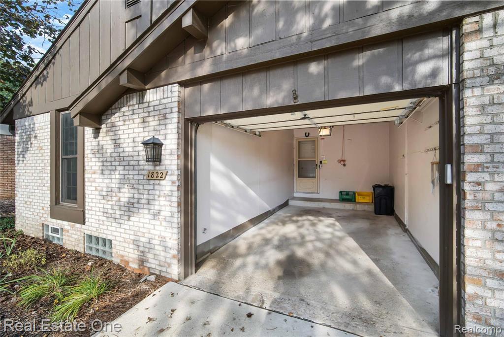 1822 Streamedge Court Rochester Hills, MI 48309 - Photo 5 of 24