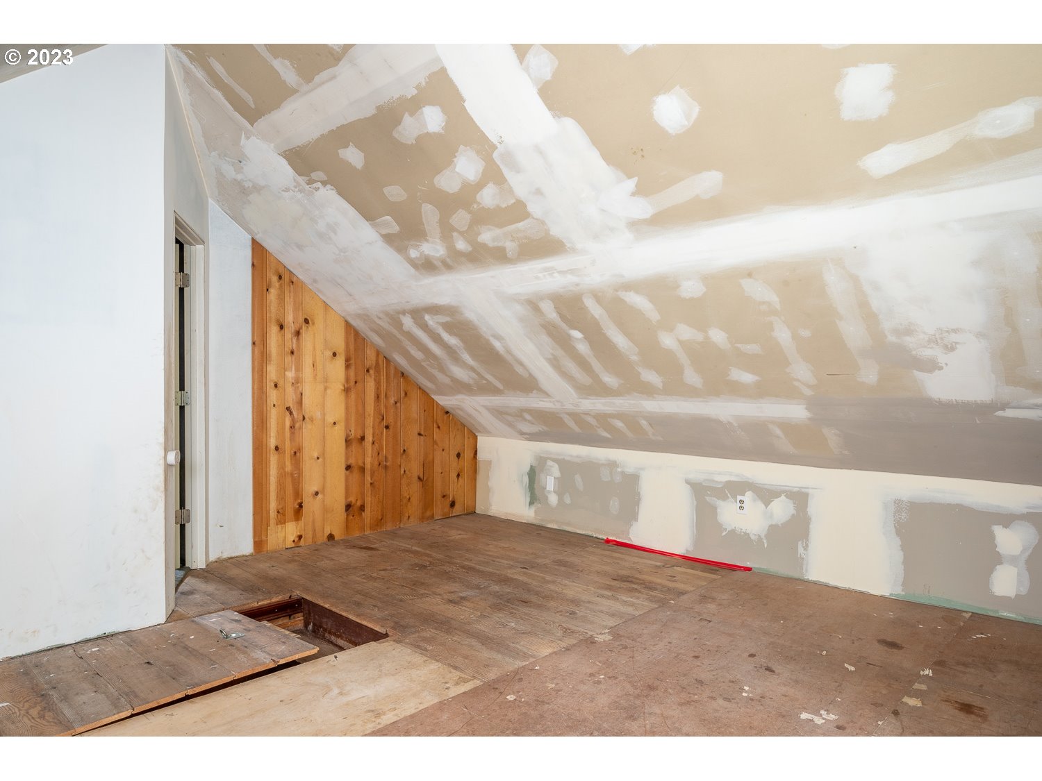 59191 Southeast Chalet Place Sandy, OR 97055 - Photo 11 of 25 a view of an empty room
