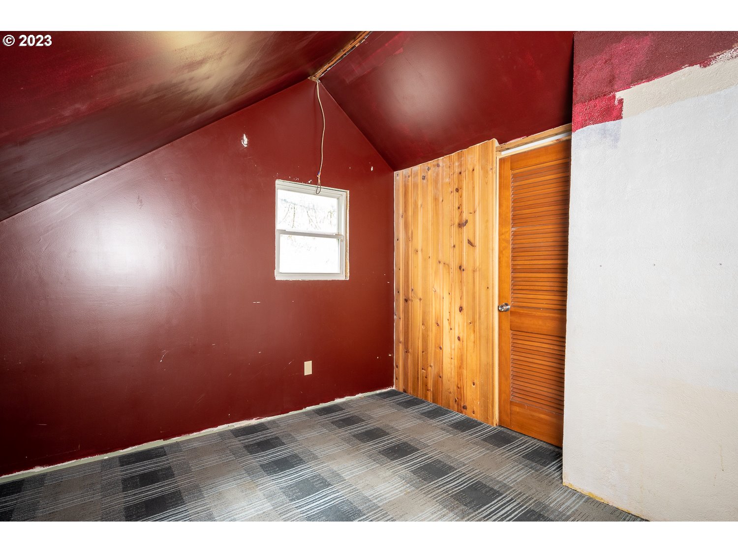 59191 Southeast Chalet Place Sandy, OR 97055 - Photo 12 of 25 a view of an empty room