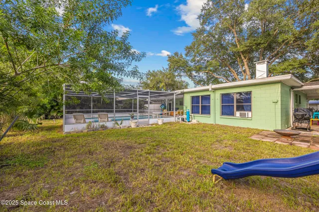 a view of house with outdoor space