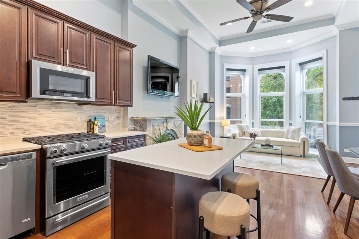 1528 West Monroe Street, Unit 200 Chicago, IL 60607 - Photo 12 of 26