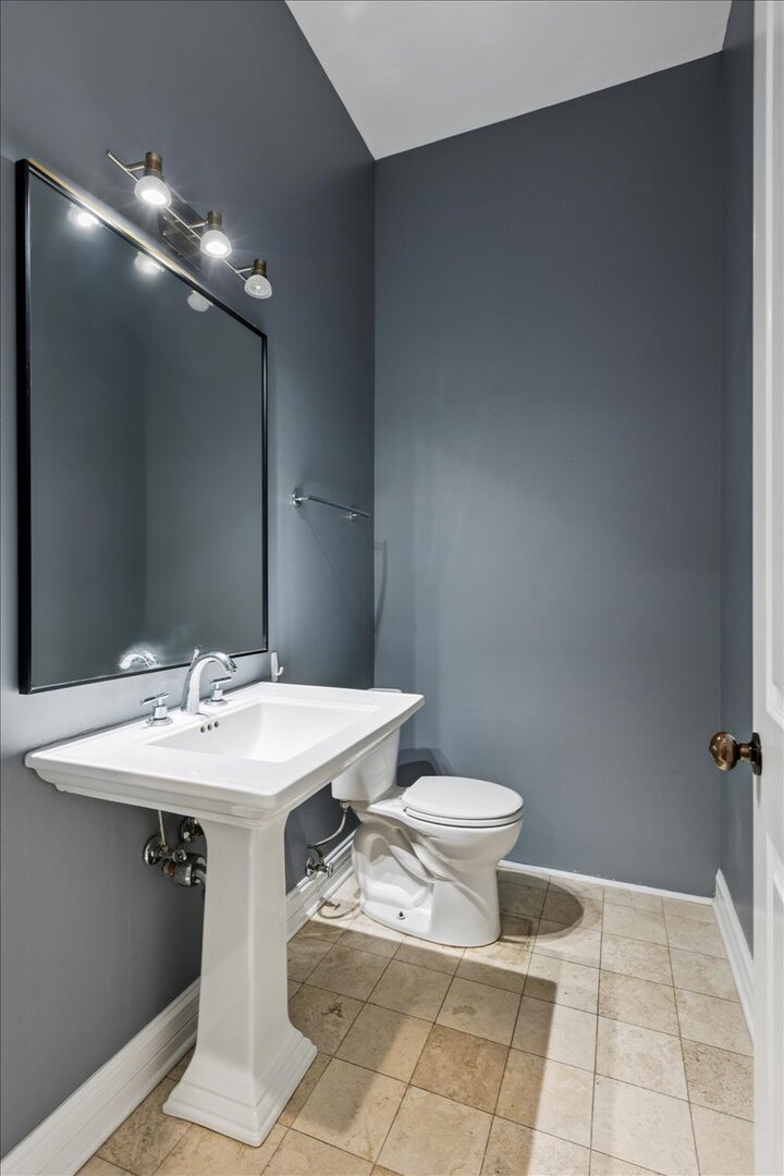 1528 West Monroe Street, Unit 200 Chicago, IL 60607 - Photo 13 of 26