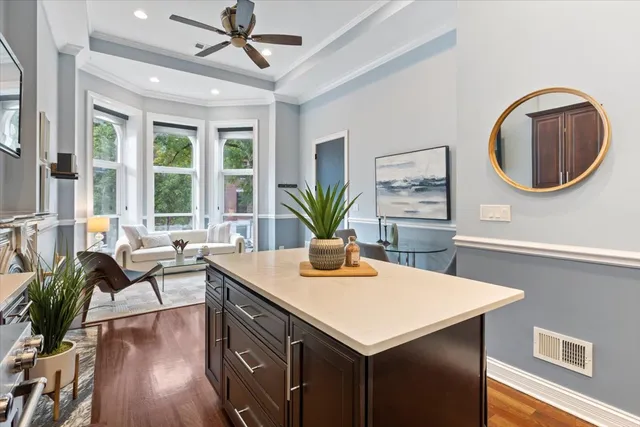 $585,000 | 1528 West Monroe Street, Unit 200, Chicago, IL 60607