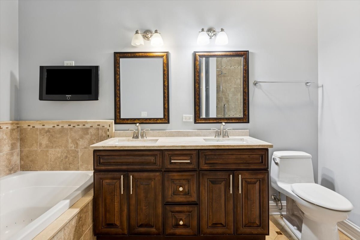 1528 West Monroe Street, Unit 200 Chicago, IL 60607 - Photo 18 of 26