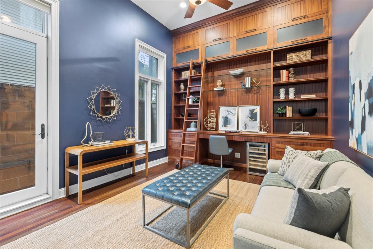 1528 West Monroe Street, Unit 200 Chicago, IL 60607 - Photo 20 of 26