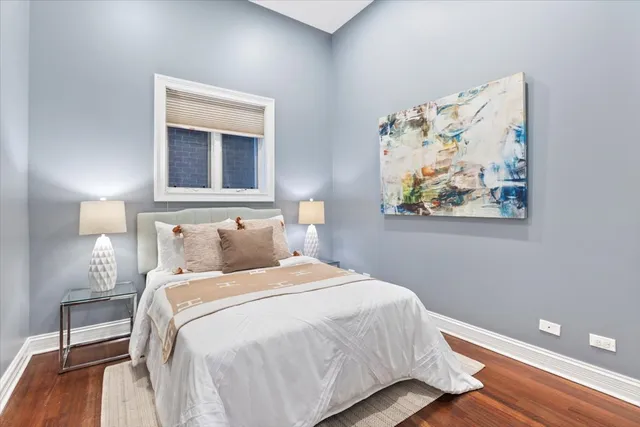 $585,000 | 1528 West Monroe Street, Unit 200, Chicago, IL 60607