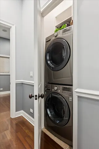 $585,000 | 1528 West Monroe Street, Unit 200, Chicago, IL 60607