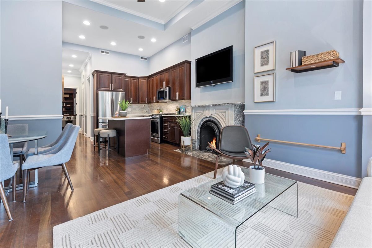 1528 West Monroe Street, Unit 200 Chicago, IL 60607 - Photo 5 of 26