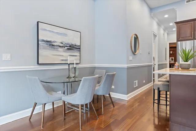 $585,000 | 1528 West Monroe Street, Unit 200, Chicago, IL 60607